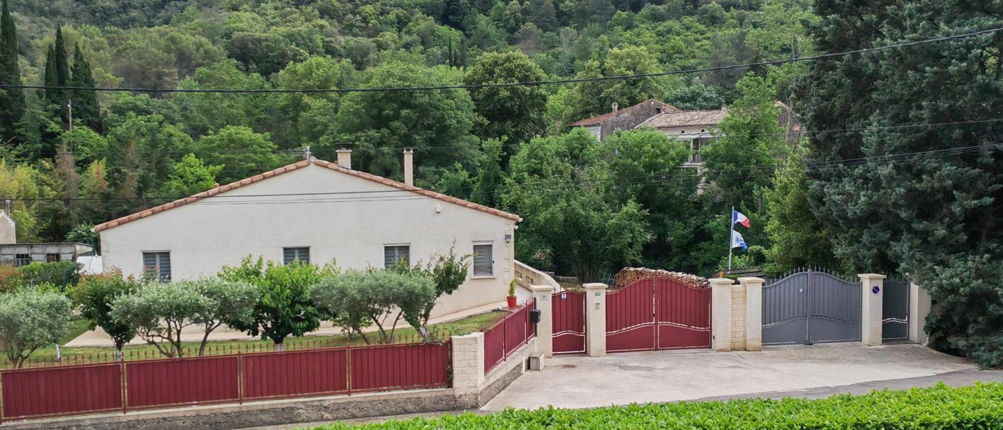 Gite - Chambre D'Hotes L'Occitania Saint-Ambroix Esterno foto